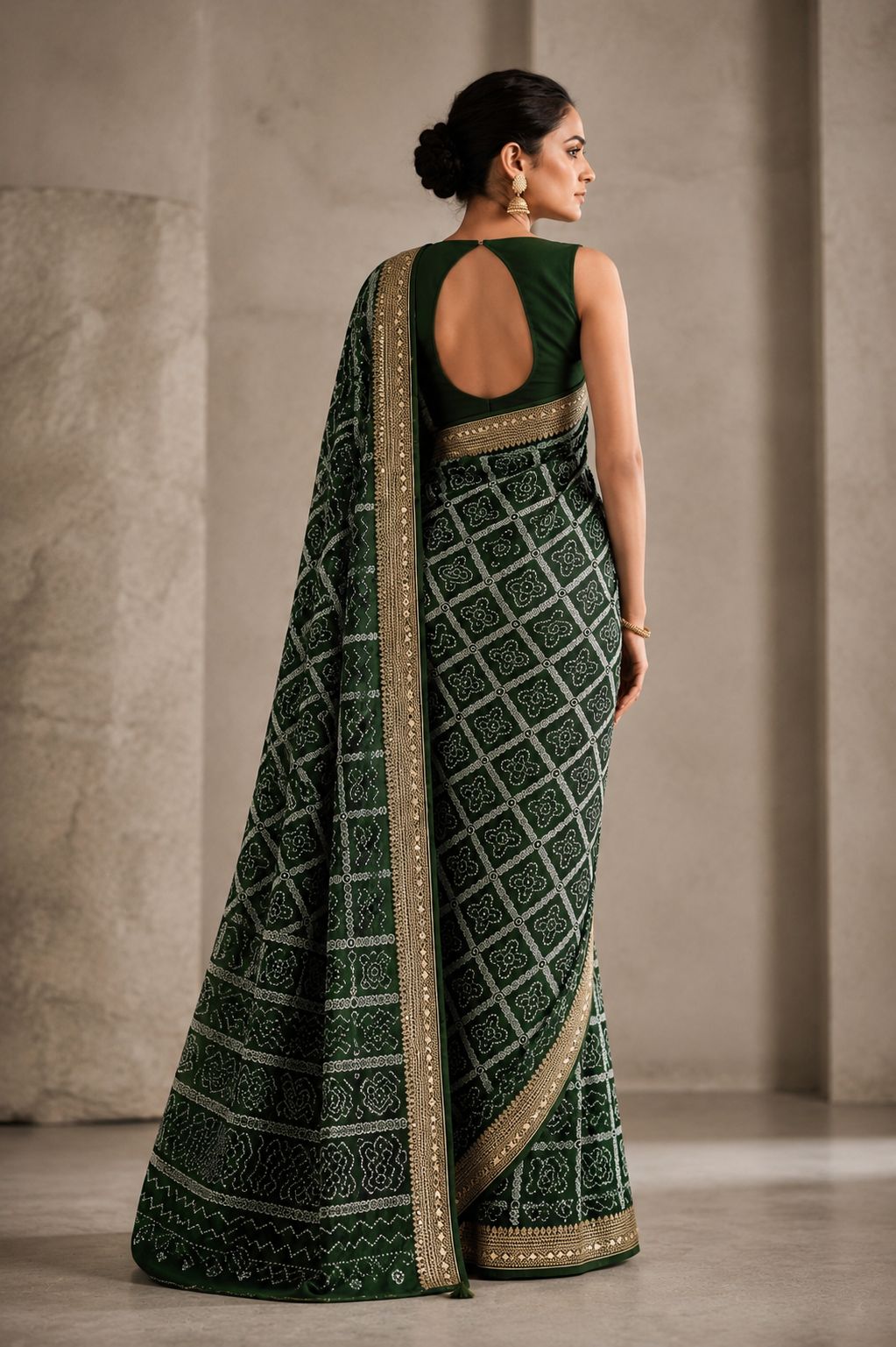 Emerald Elegance Bandhani Saree with Intricate Border